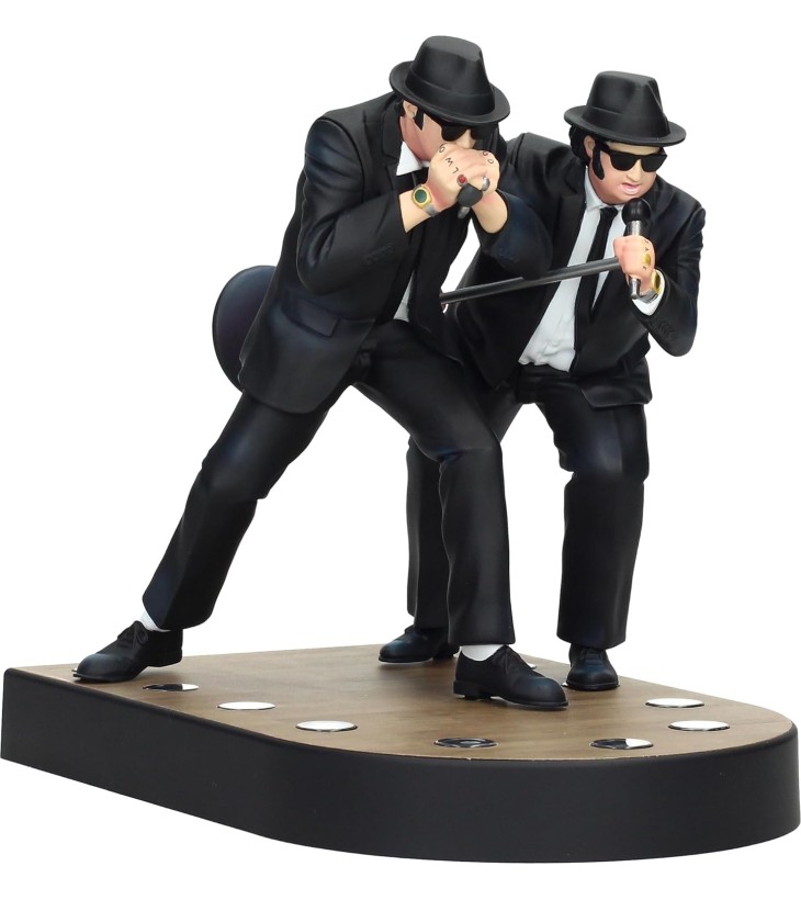 THE BLUES BROTHERS STATUE...